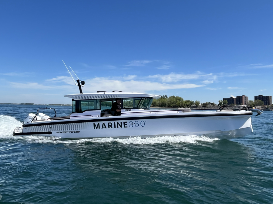 Bateau Axopar fournit par Marine 360.