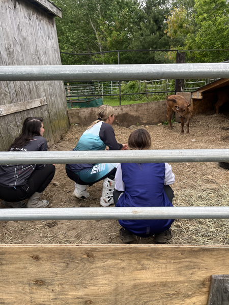Alison Rioux, Marie-Ève Dicaire et Kim Clavel pendant le tournage du quatrième épisode de l'émission Horizon Performance.