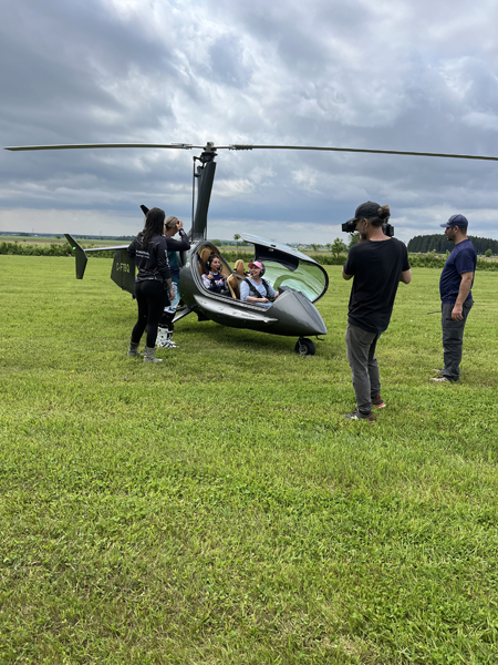 Kim Clavel dans l'autogire. Merci à ULM Québec.