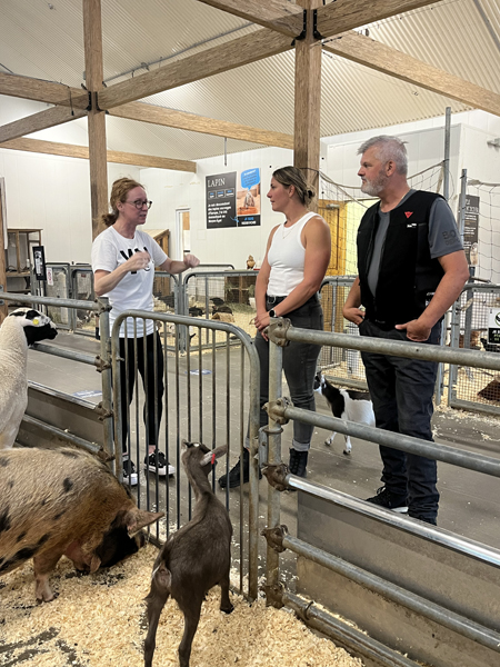 Ferme Guyon. Silvi Tourigny, Marie-Eve Dicaire et Jean Paré.