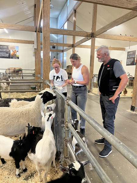 Ferme Guyon. Silvi Tourigny, Marie-Eve Dicaire et Jean Paré.