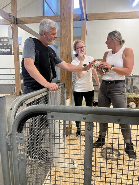 Ferme Guyon. Jean Paré, Silvi Tourigny et Marie-Eve Dicaire.