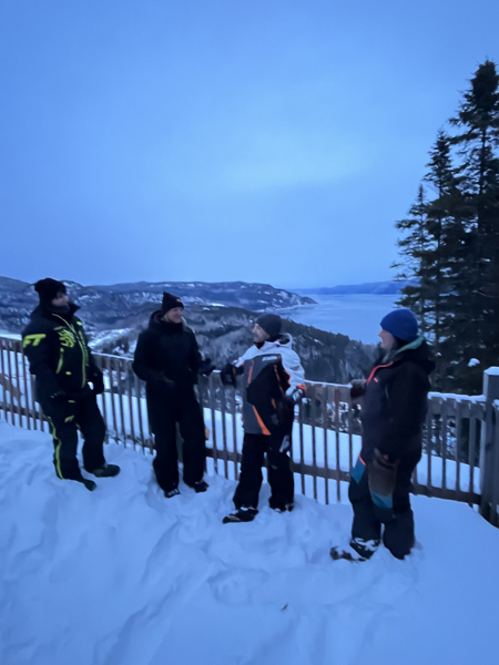 Alison Rioux, Marie-Eve Dicaire, Jean-François Baril et Joanie Lamontagne Guerette de Nomade quad électrique.